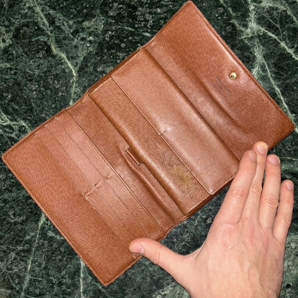 Louis Vuitton Sara Wallet - Picture 6 of 11